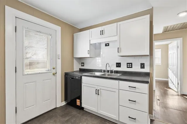 $134,000 | 2319 South Cedar Avenue, Independence, MO 64052