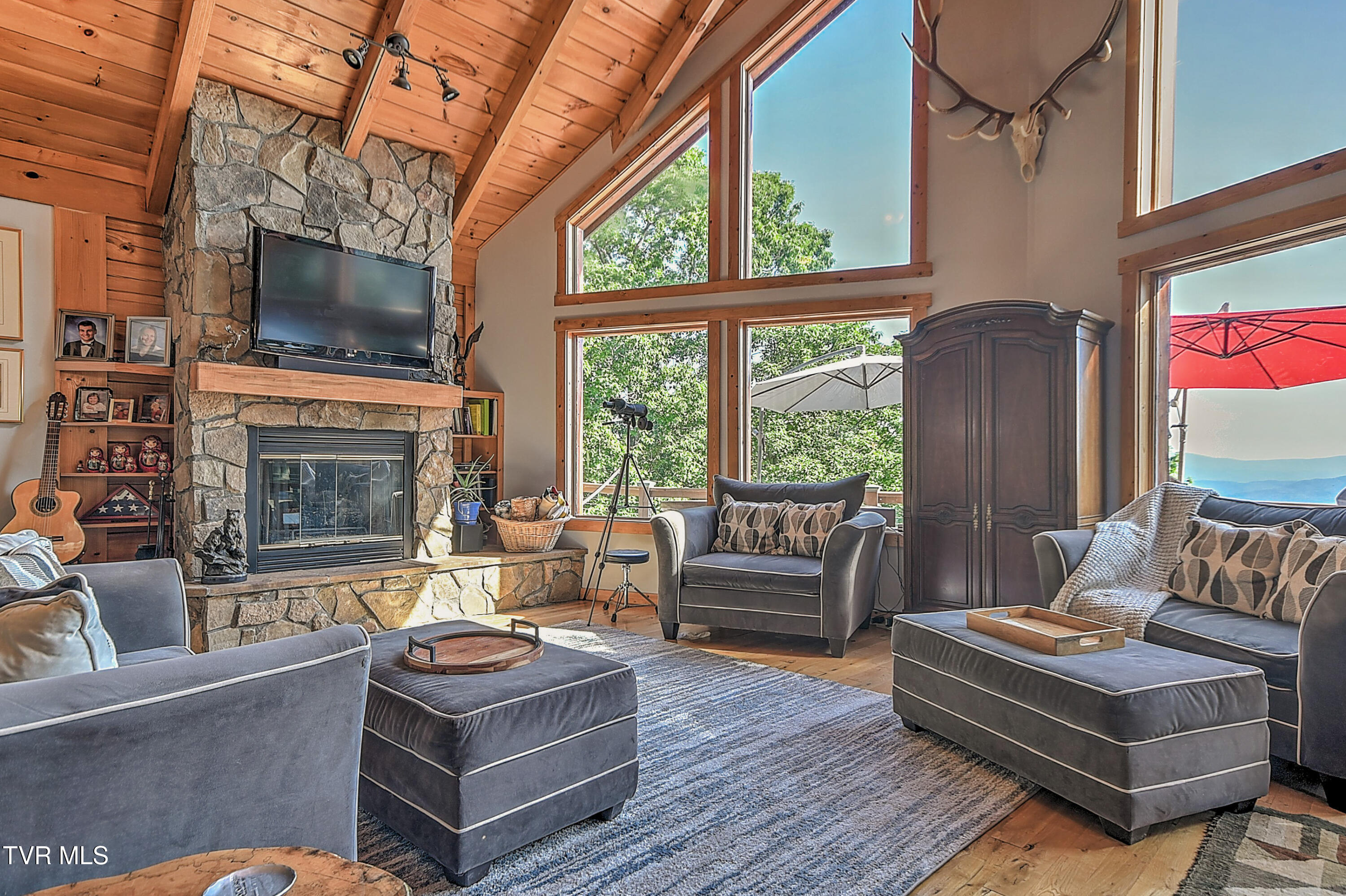 807 Vista Road Butler, TN 37640 - Photo 8 of 61 Living Room