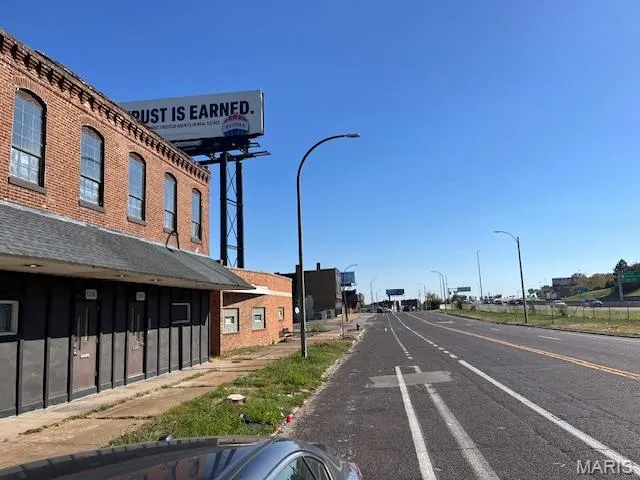 $49,000 | 5218 North Broadway, St. Louis, MO 63147