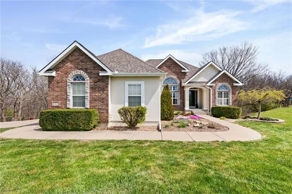 $375,000 | 545 South Minter Road, Grain Valley, MO 64029