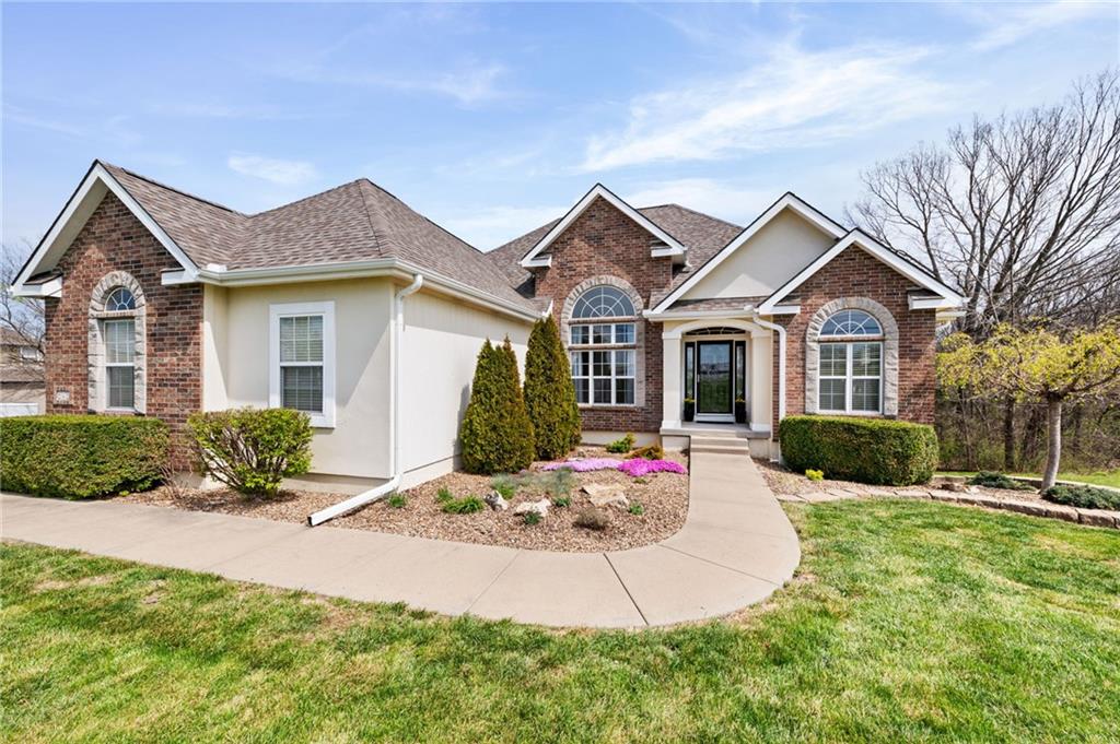 545 South Minter Road Grain Valley, MO 64029 - Photo 2 of 42