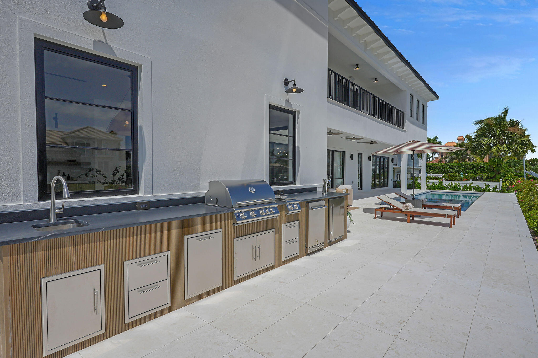 839 Chestnut Court Marco Island, FL 34145 - Photo 64 of 88 Marco Island outdoor summer kitchen