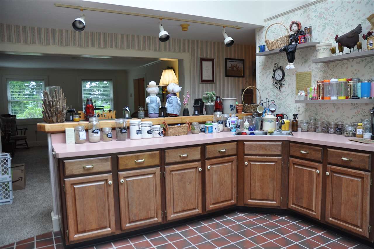 183 Griffin Road Deerfield, NH 03037 - Photo 8 of 40