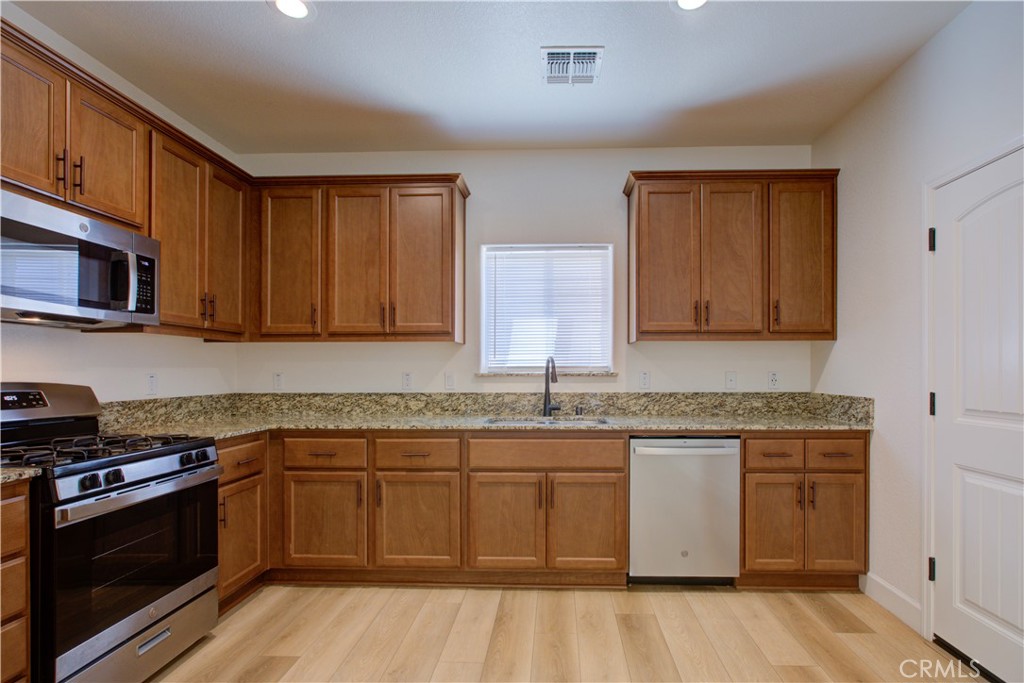 5046 Palisade Avenue Merced, CA 95348 - Photo 7 of 43 Kitchen 1