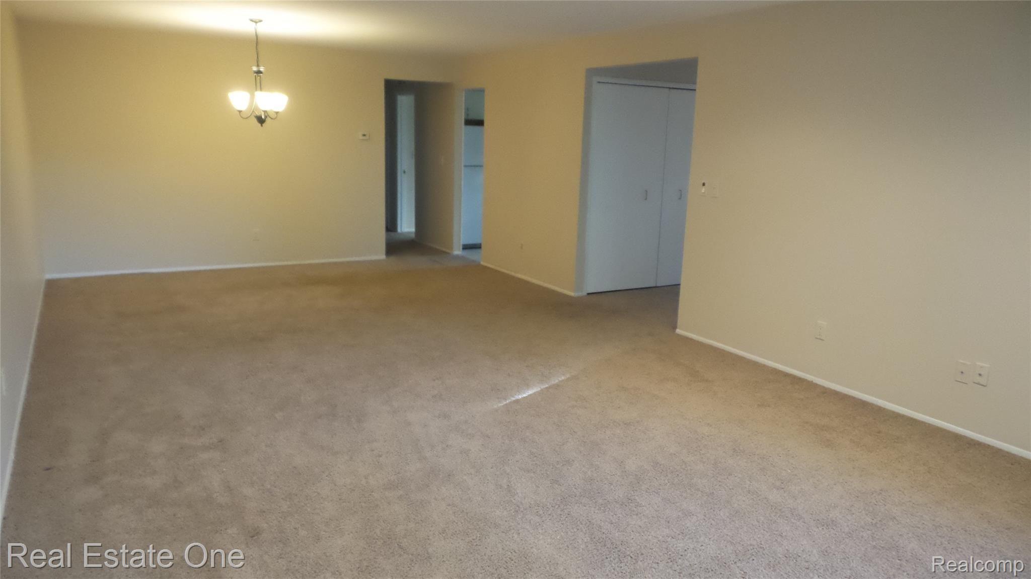 29535 Pine Ridge Circle, Unit 10 Farmington, MI 48331 - Photo 3 of 43 20200805_190820.jpg