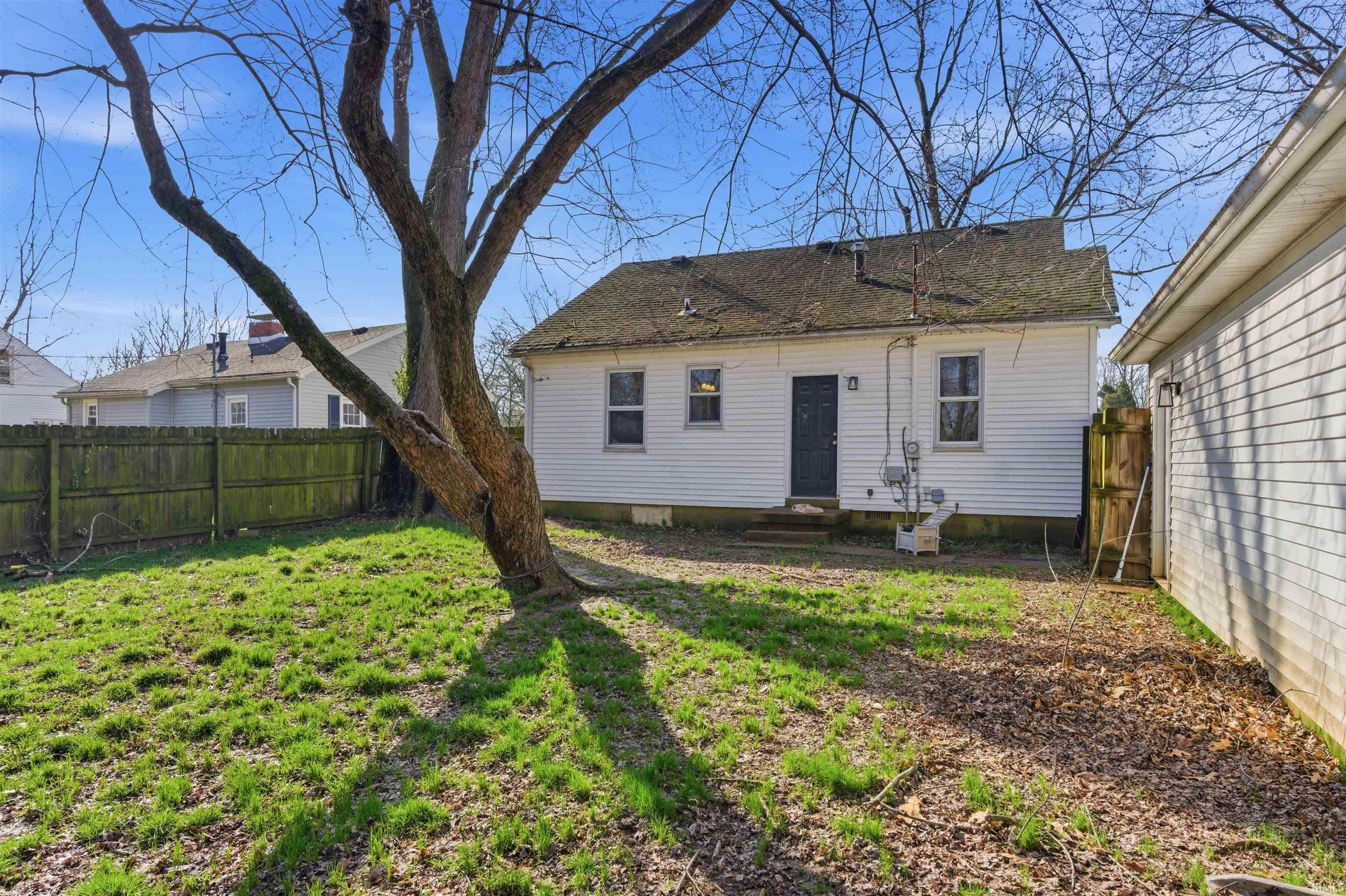 2550 East Riverside Drive Evansville, IN 47714 - Photo 6 of 17