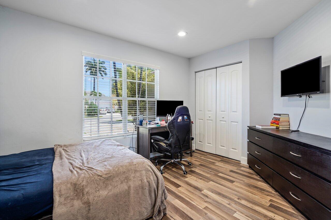 8359 Dynasty Drive Boca Raton, FL 33433 - Photo 18 of 33 018-8359DynastyDrive-BocaRaton-FL-33433-