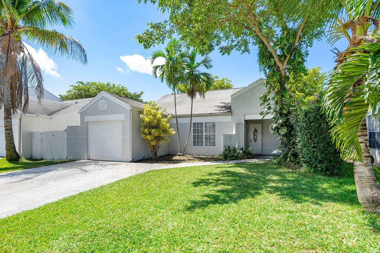8359 Dynasty Drive Boca Raton, FL 33433 - Photo 3 of 33 003-8359DynastyDrive-BocaRaton-FL-33433-