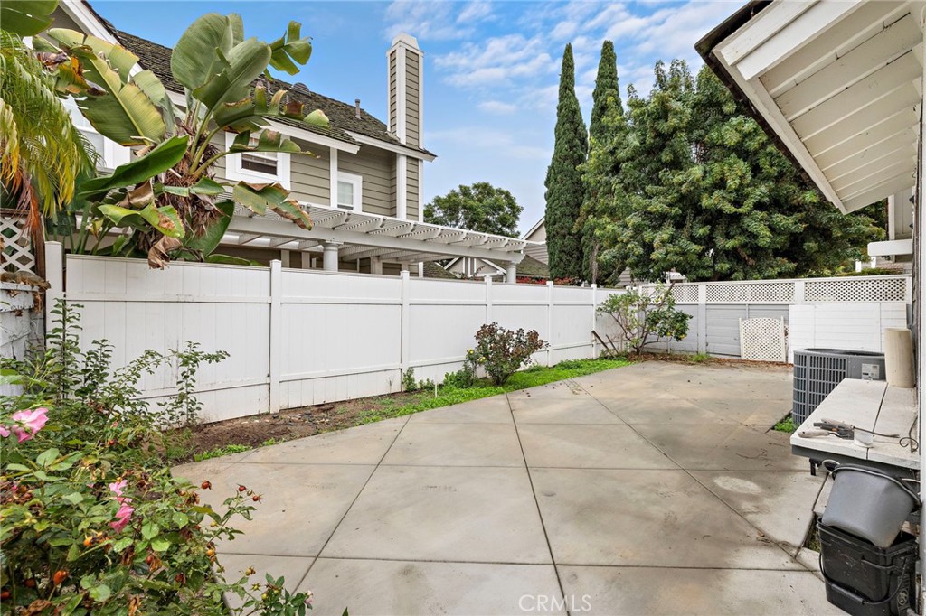 6 Fieldflower Irvine, CA 92614 - Photo 23 of 39 a front view of a house with a garden