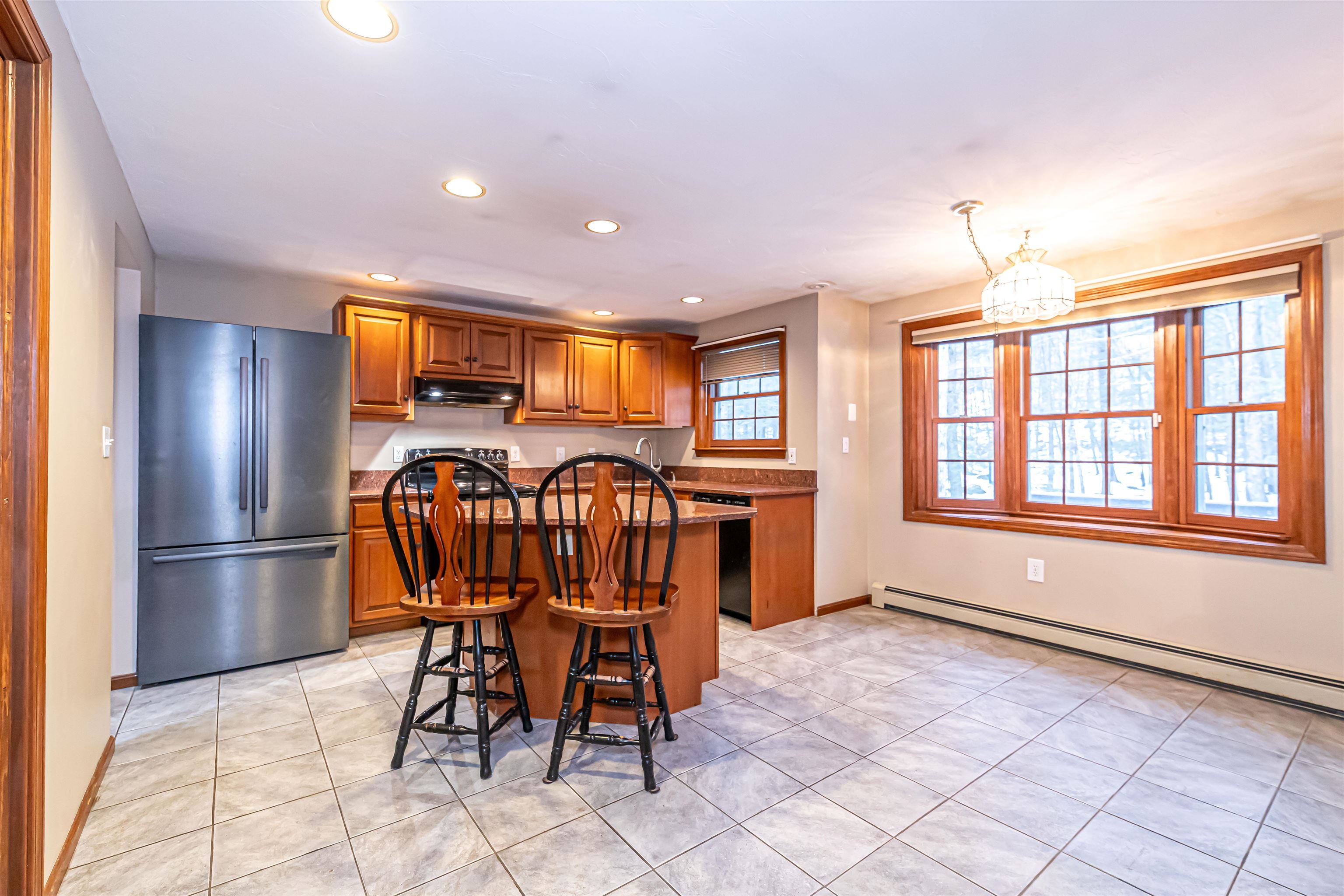 6 Abbey Road Bow, NH 03304 - Photo 11 of 47