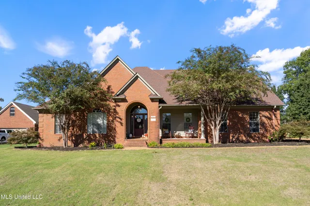 $484,900 | 2410 Cumberland Drive, Southaven, MS 38672