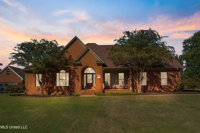 $484,900 | 2410 Cumberland Drive, Southaven, MS 38672