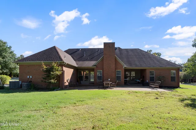 $484,900 | 2410 Cumberland Drive, Southaven, MS 38672