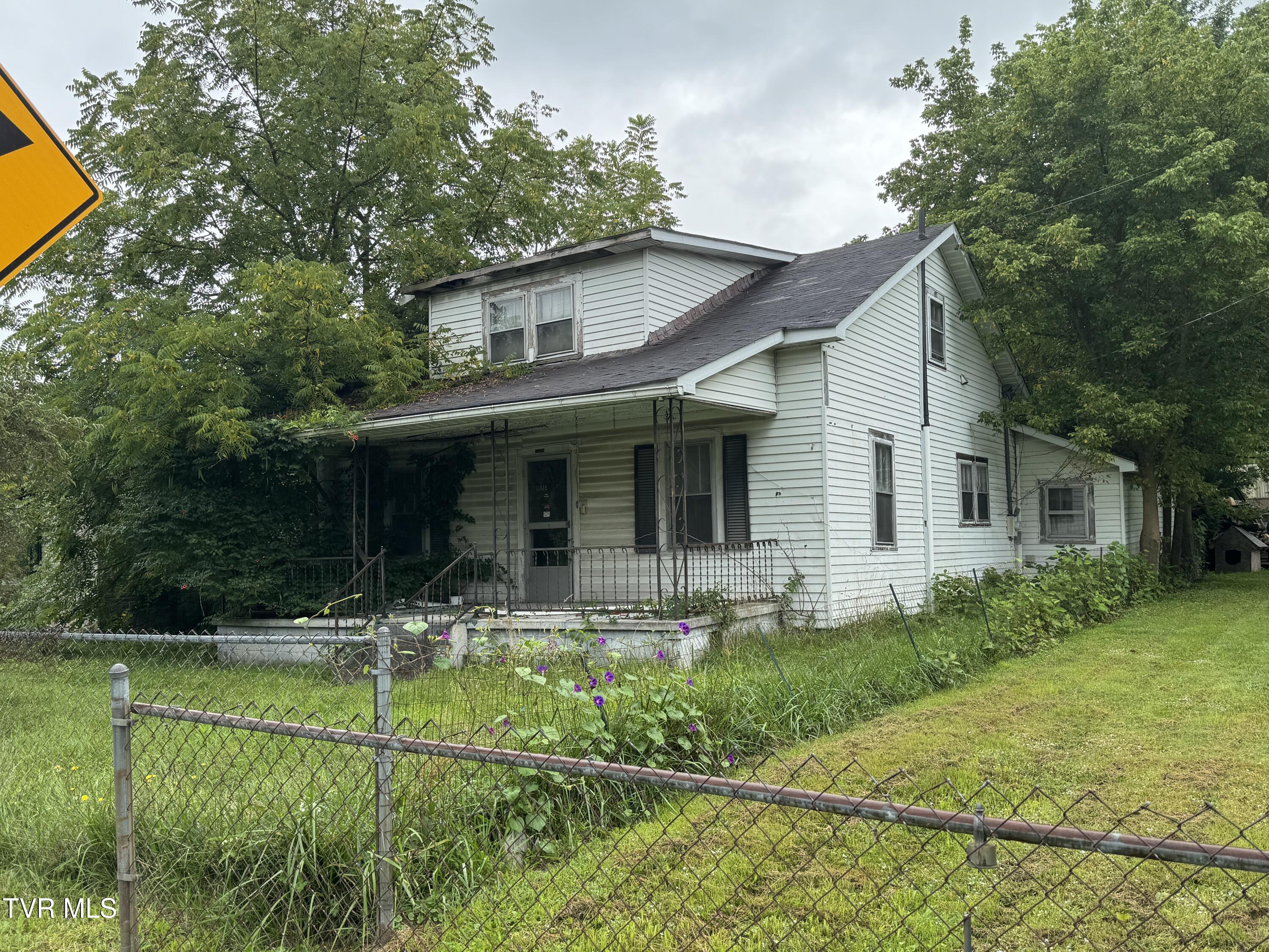 11616 Riverview Road Coeburn, VA 24230 - Photo 17 of 23 HOUSE LEFT FRONT VIEW