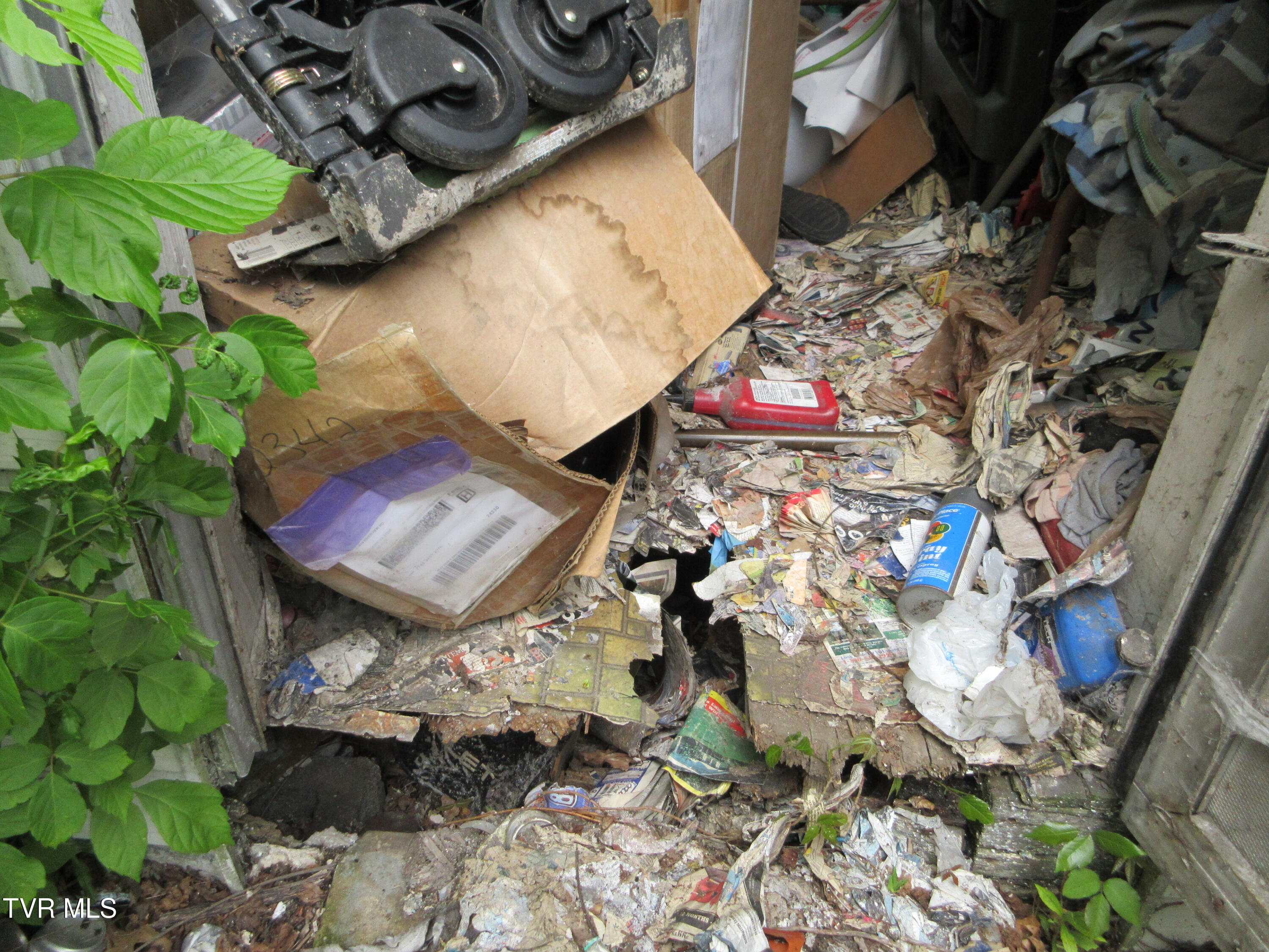 11616 Riverview Road Coeburn, VA 24230 - Photo 20 of 23 HOUSE ENTRANCE TO BACK PORCH