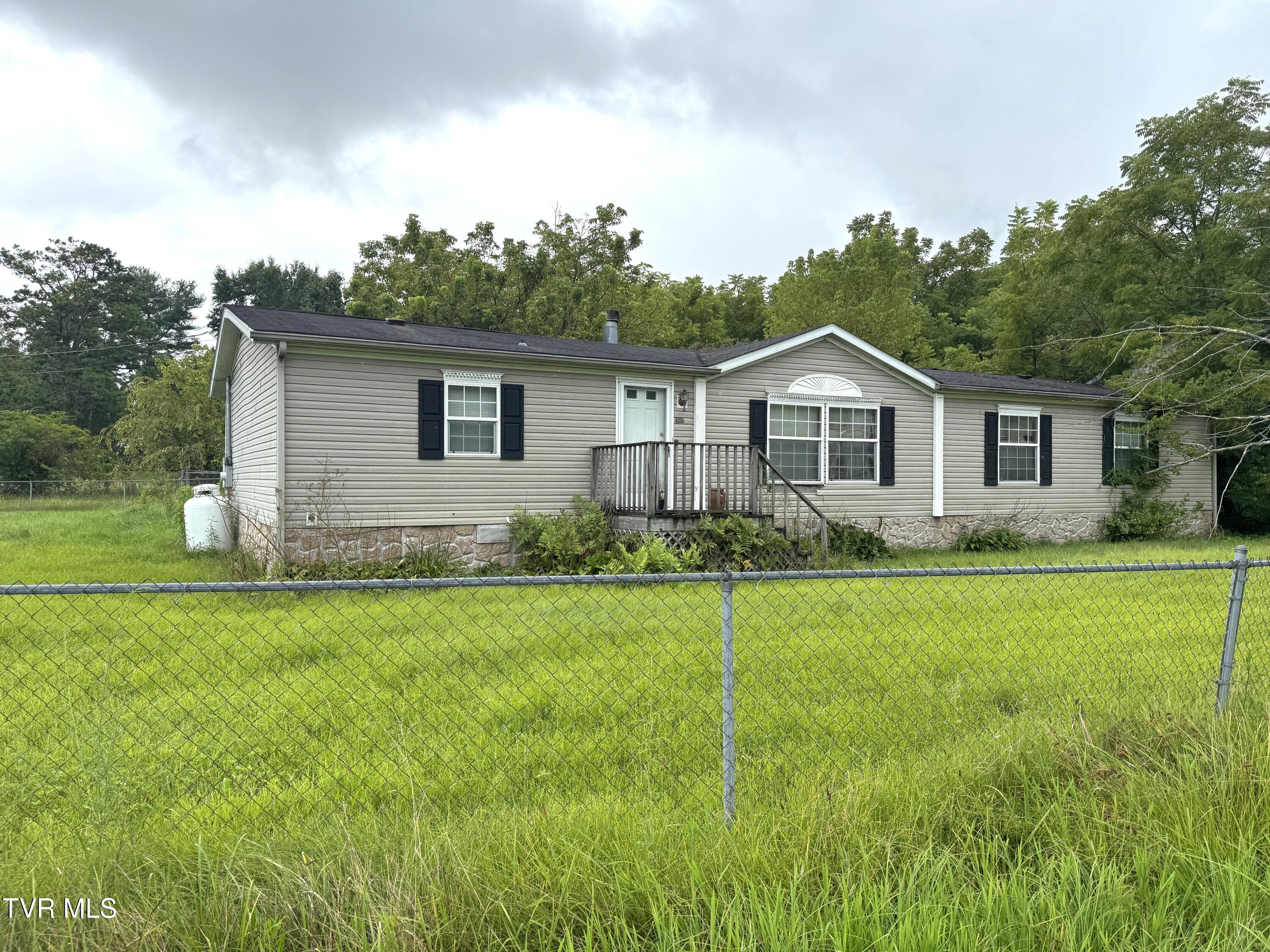 11616 Riverview Road Coeburn, VA 24230 - Photo 2 of 23 DOUBLEWIDE RIGHT FRONT CORNER