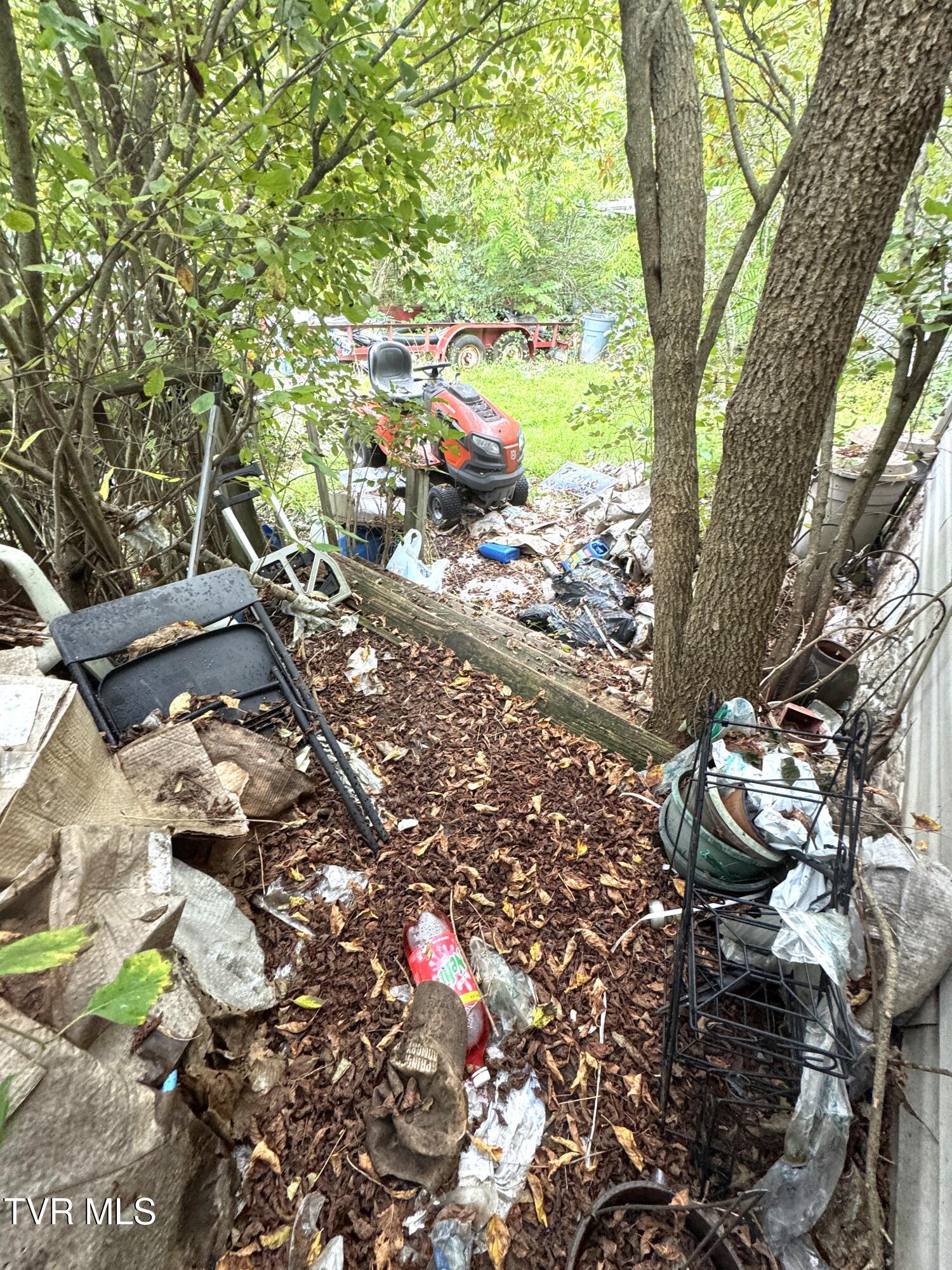 11616 Riverview Road Coeburn, VA 24230 - Photo 7 of 23 DOUBLEWIDE REAR DECK TOWARD STEPS