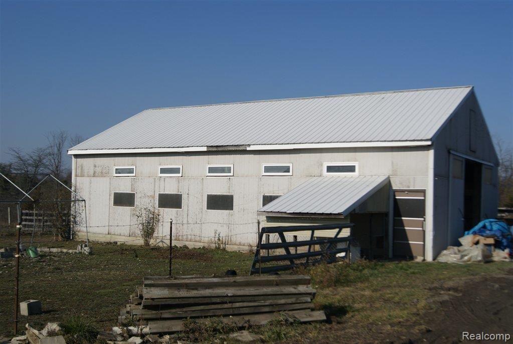 3105 Berry Road Ypsilanti, MI 48198 - Photo 3 of 22 HORSE BARN