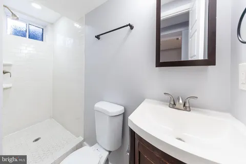 $1,800 | 117 R Street Northwest, Unit 2, Washington, DC 20001