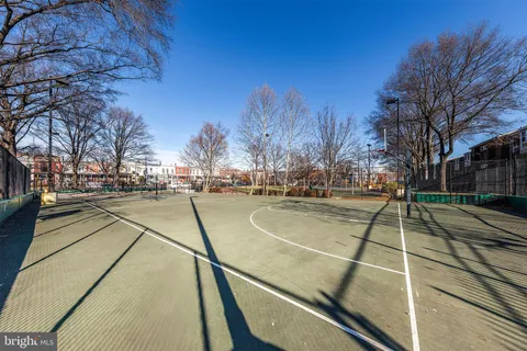 $1,800 | 117 R Street Northwest, Unit 2, Washington, DC 20001