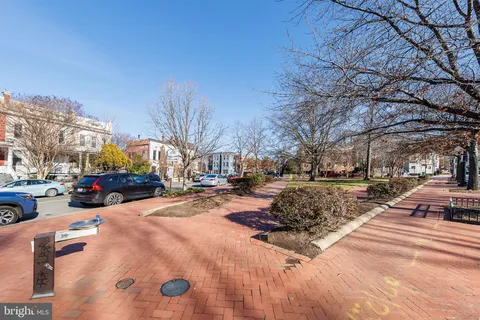 $1,800 | 117 R Street Northwest, Unit 2, Washington, DC 20001