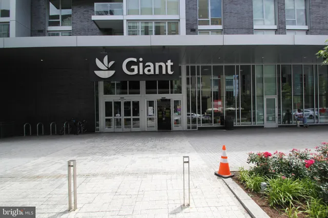 $1,900 | 117 R Street Northwest, Unit 2, Washington, DC 20001