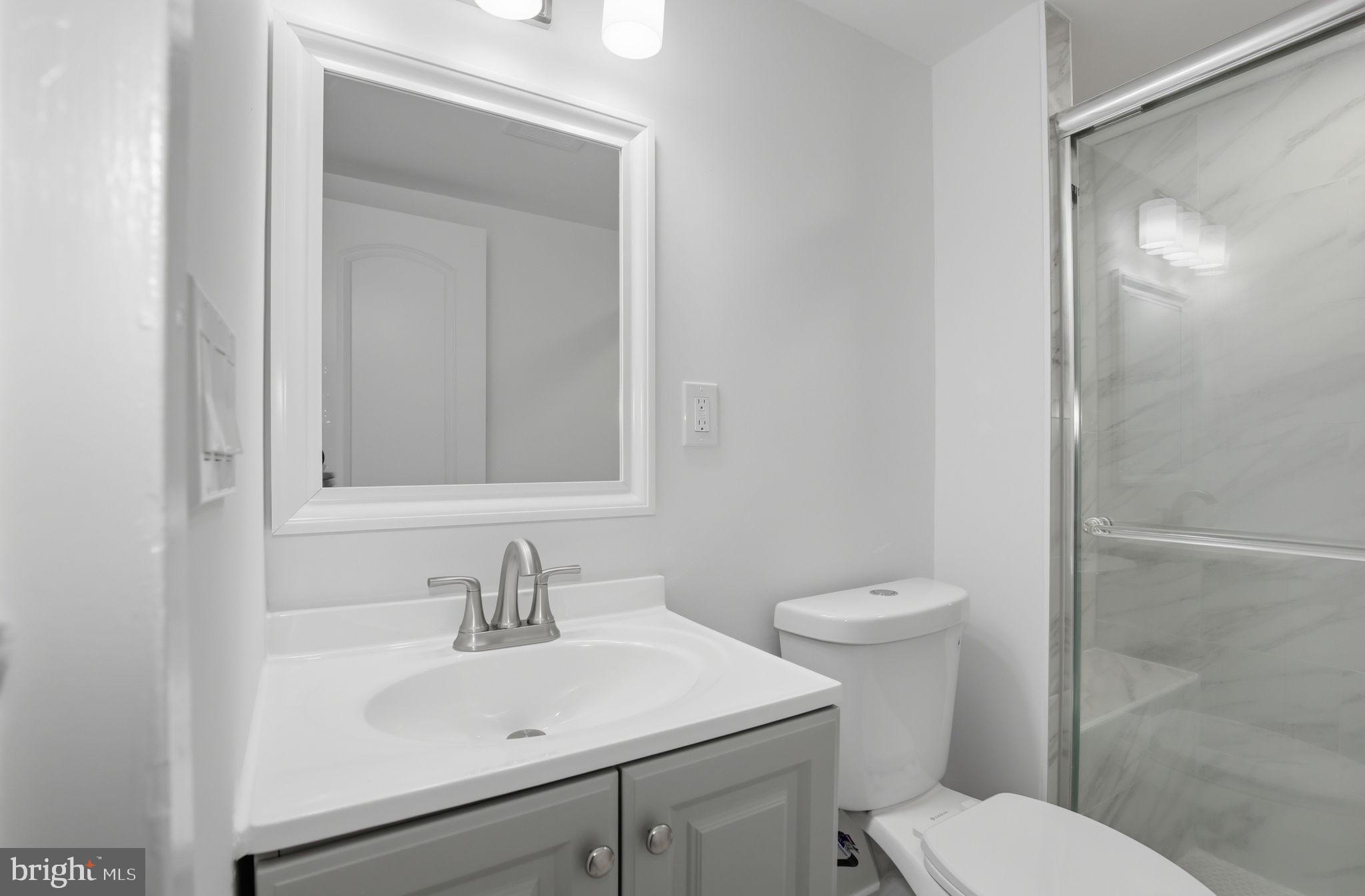 10028 Stedwick Road, Unit 102 Montgomery Village, MD 20886 - Photo 22 of 42 Primary bathroom