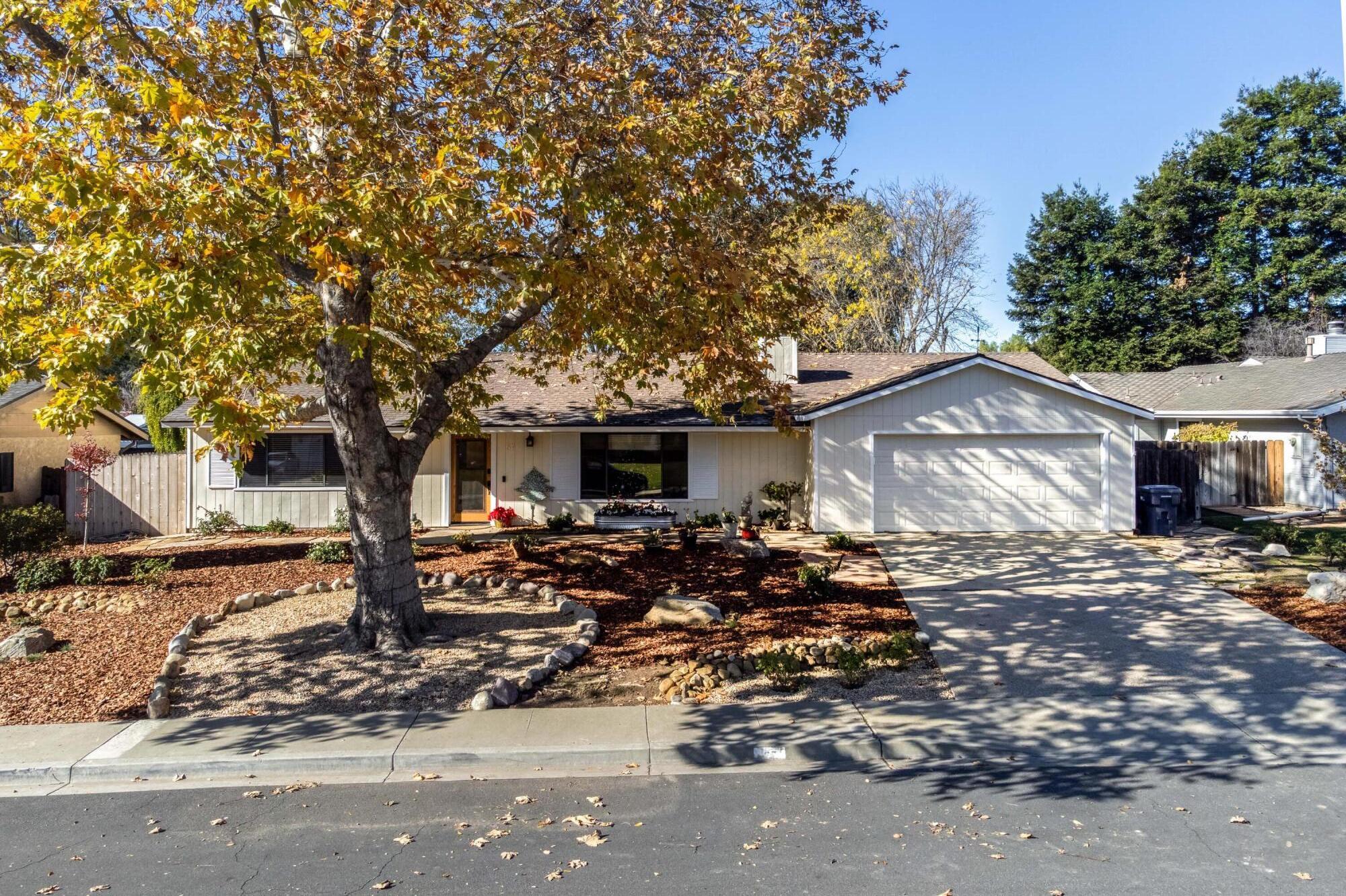 67 Pepperwood Way-29