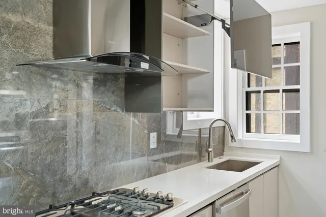 a close view of sink and tap