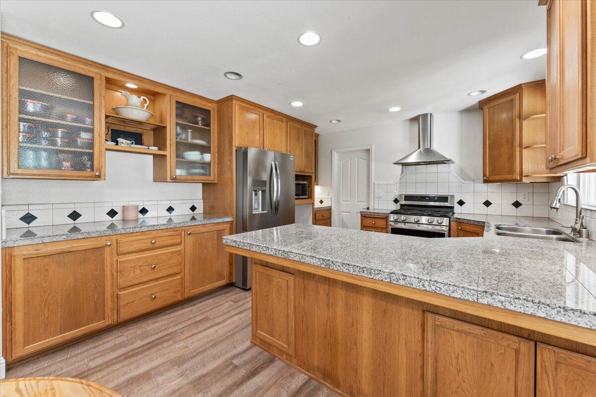 16123 Plateau Circle Redding, CA 96001 - Photo 13 of 50 16123 Plateau Circle