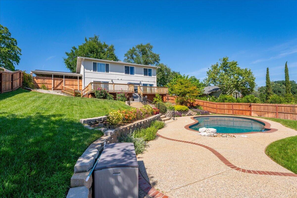 16123 Plateau Circle Redding, CA 96001 - Photo 7 of 50 16123 Plateau Circle