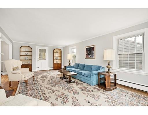 31 Magnolia Road Melrose, MA 02176 - Photo 4 of 30 Gallery Image 4