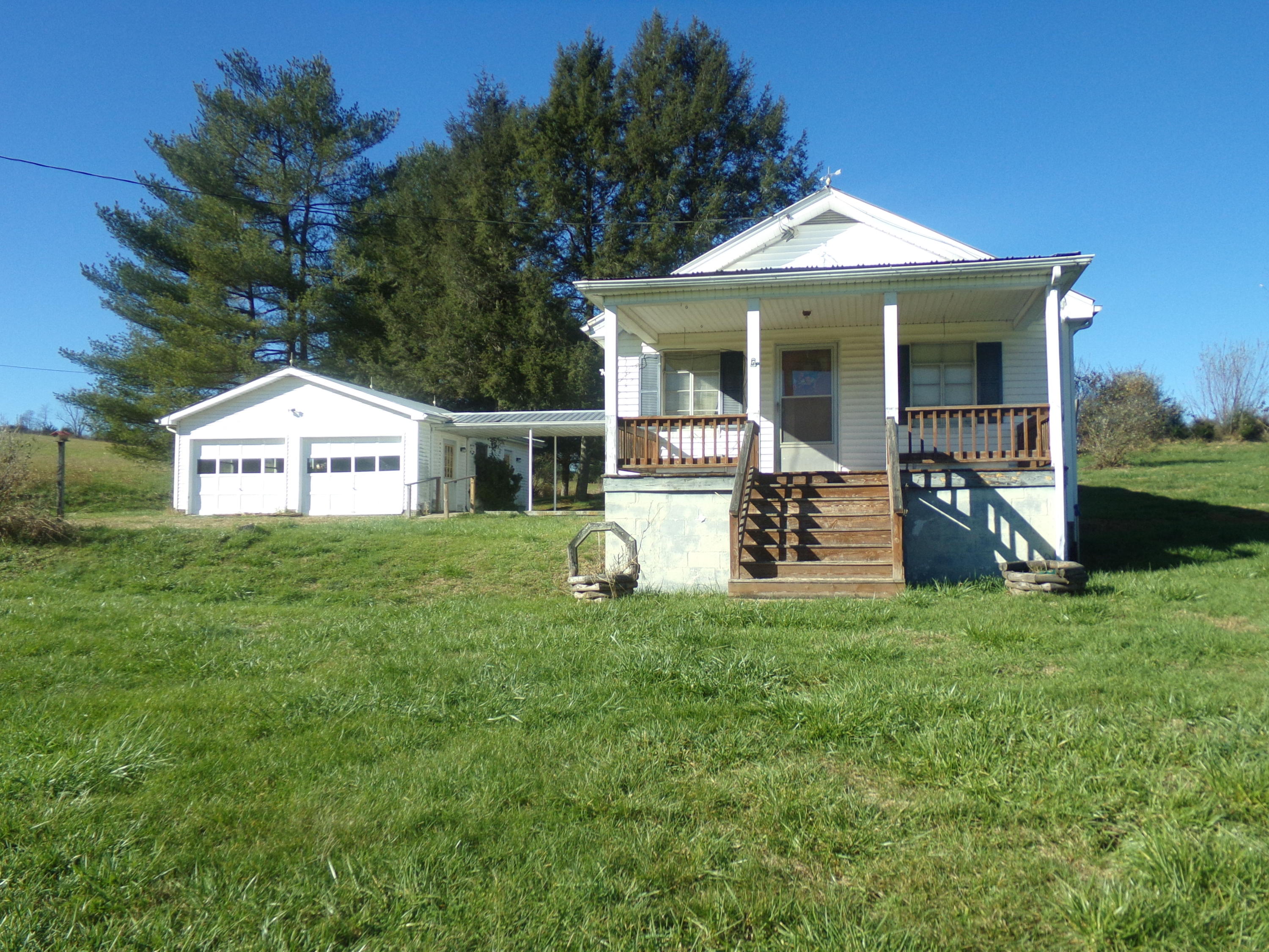 6667 Springwood Road Buchanan, VA 24066 - Photo 3 of 20 100_0879