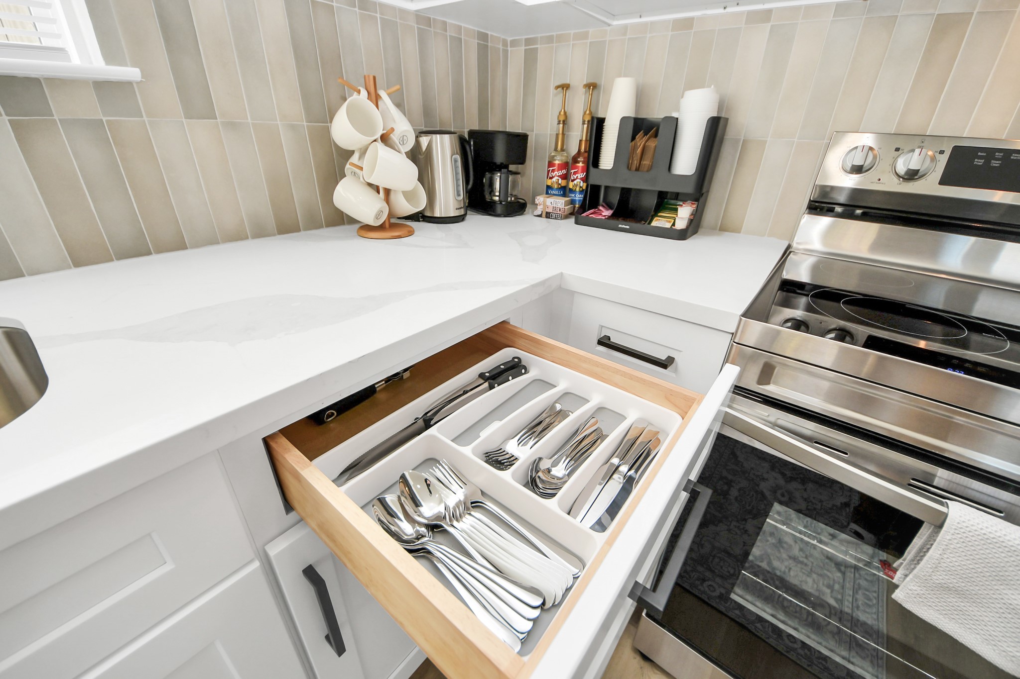 3909 Maggie Street Houston, TX 77051 - Photo 20 of 49 a view of kitchen appliances