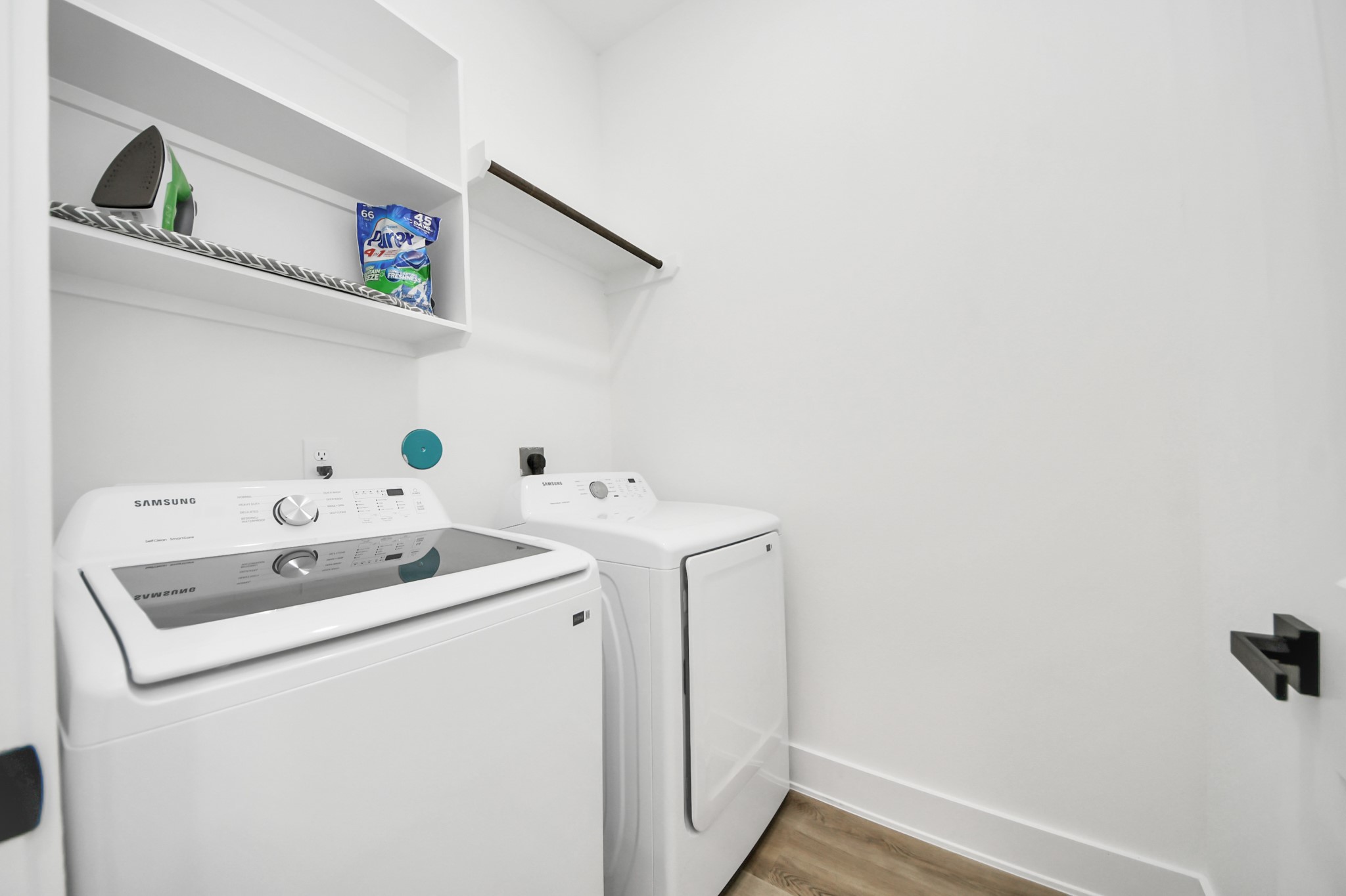 3909 Maggie Street Houston, TX 77051 - Photo 28 of 49 a utility room with dryer and washer