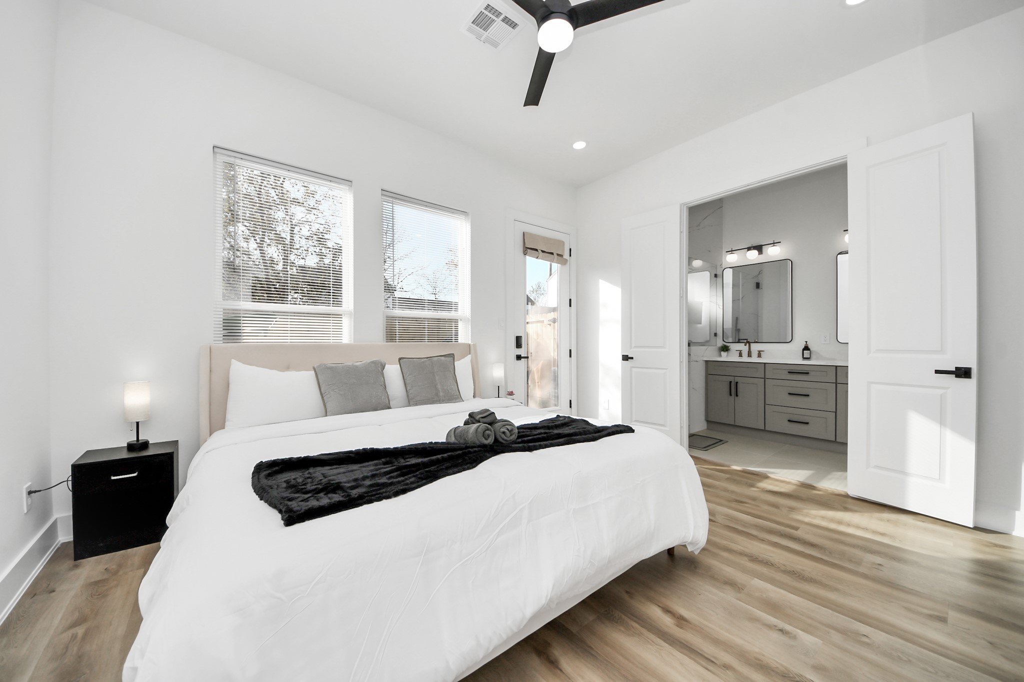 3909 Maggie Street Houston, TX 77051 - Photo 41 of 49 a bedroom with a bed and a chandelier