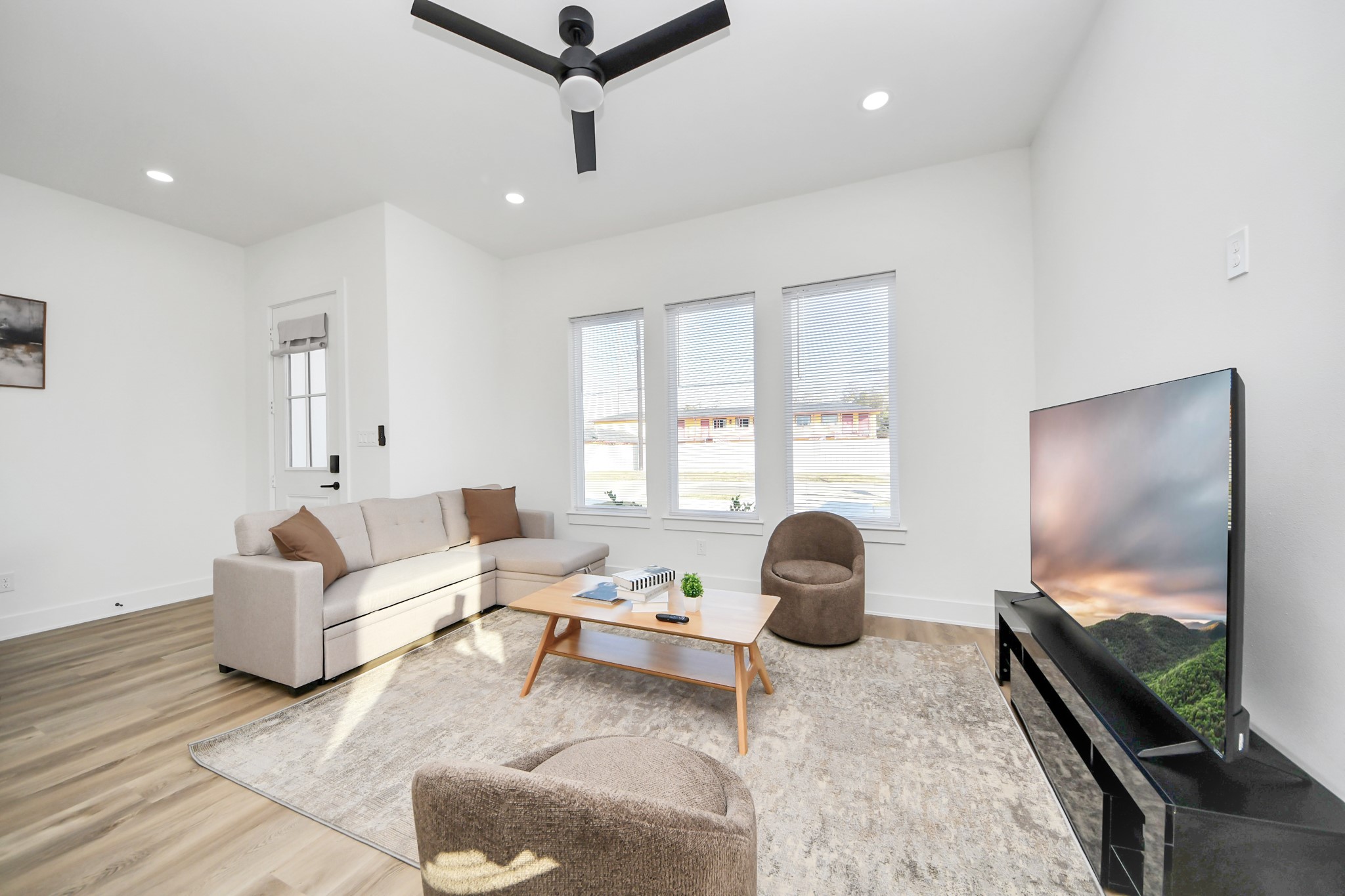3909 Maggie Street Houston, TX 77051 - Photo 5 of 49 a living room with furniture and a window