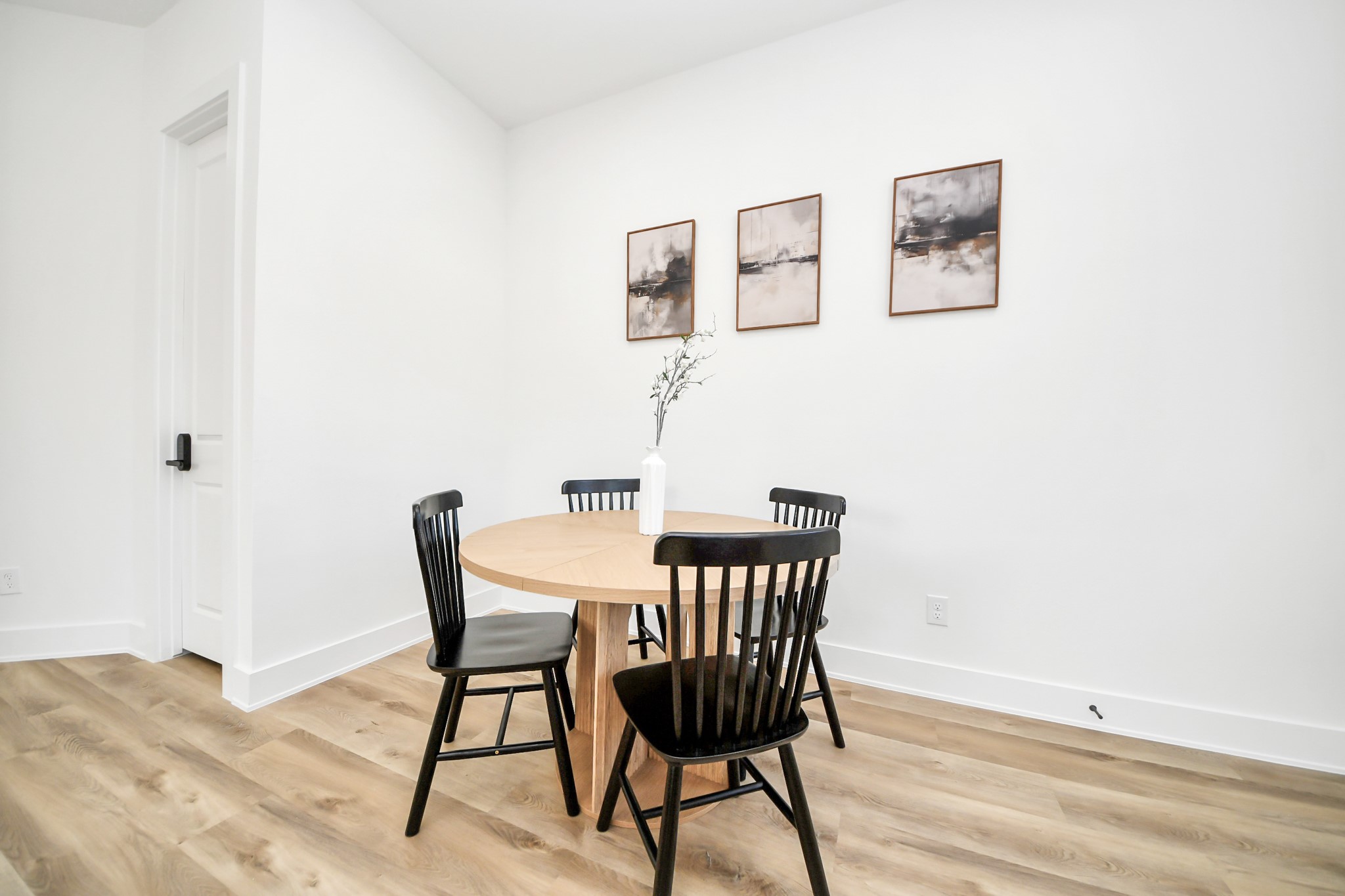 3909 Maggie Street Houston, TX 77051 - Photo 9 of 49 a view of a dining room with furniture