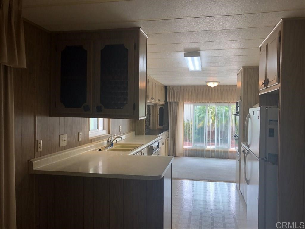 204 Sea Breeze Drive Carlsbad, CA 92011 - Photo 3 of 7