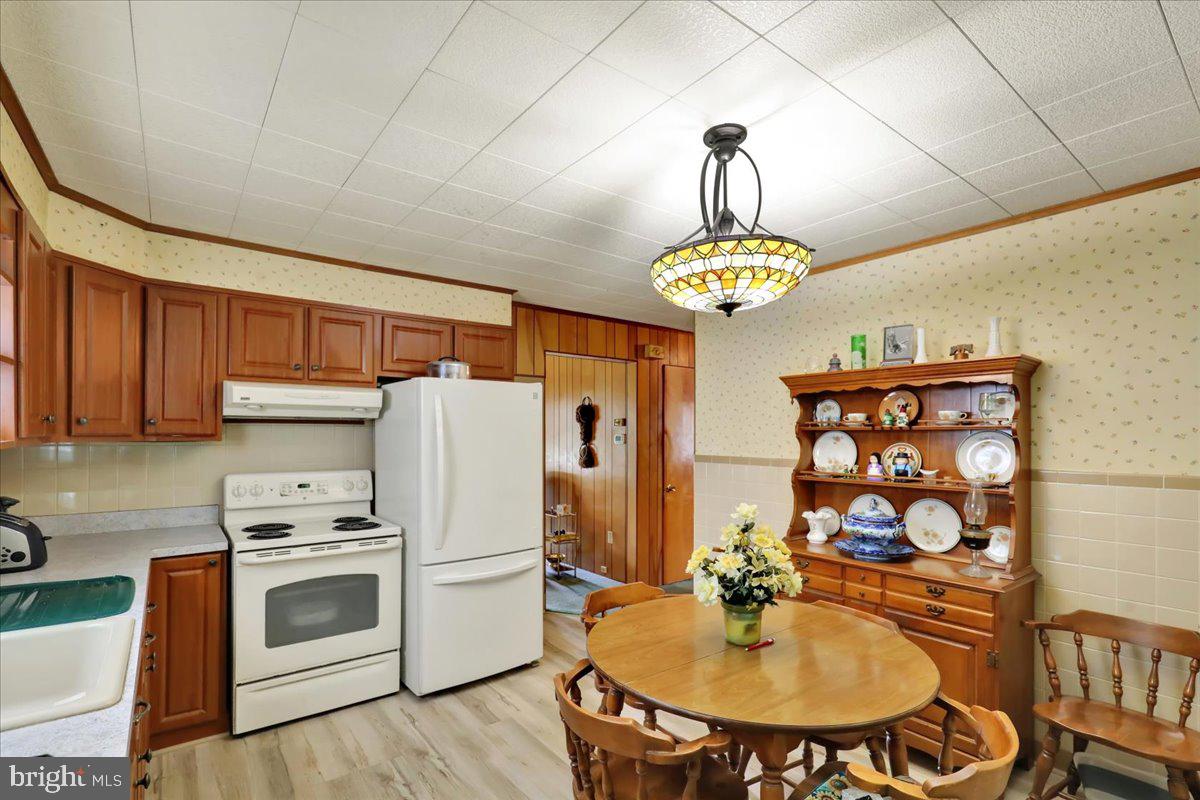 1242 Commonwealth Boulevard Reading, PA 19607 - Photo 9 of 29 Gallery Image 9