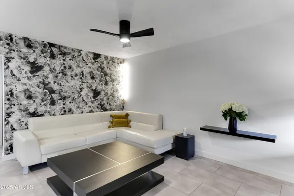 $245,000 | 2228 East Campbell Avenue, Unit 205, Phoenix, AZ 85016