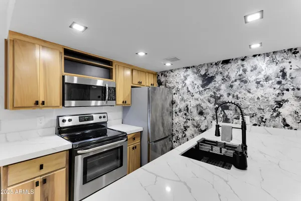 $245,000 | 2228 East Campbell Avenue, Unit 205, Phoenix, AZ 85016