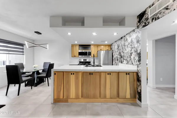 $245,000 | 2228 East Campbell Avenue, Unit 205, Phoenix, AZ 85016