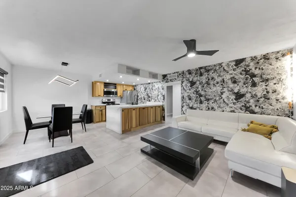 $245,000 | 2228 East Campbell Avenue, Unit 205, Phoenix, AZ 85016