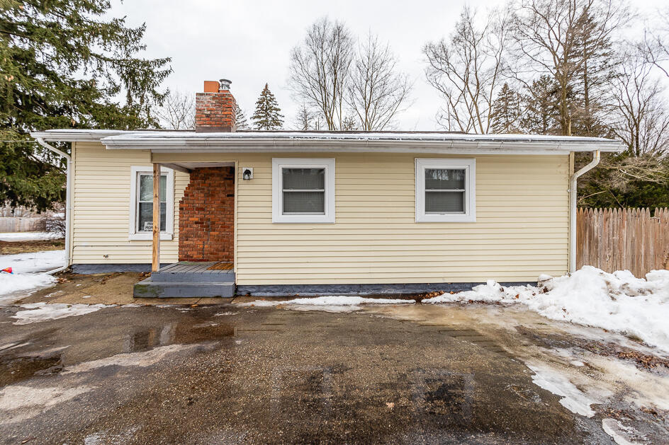 220 Rice Street Michigan Center, MI 49254 - Photo 5 of 25 5R9A0272