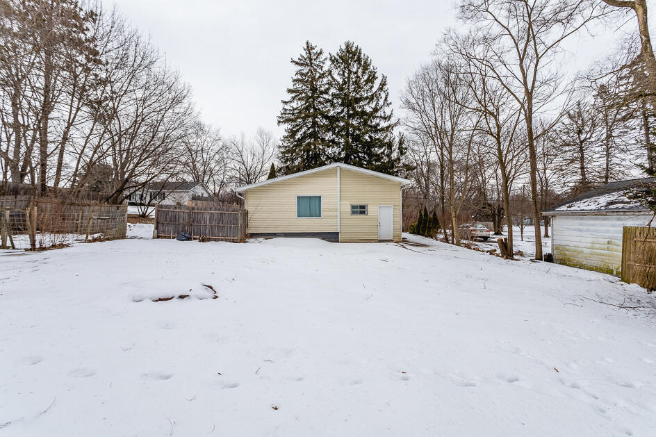 220 Rice Street Michigan Center, MI 49254 - Photo 7 of 25 5R9A0275