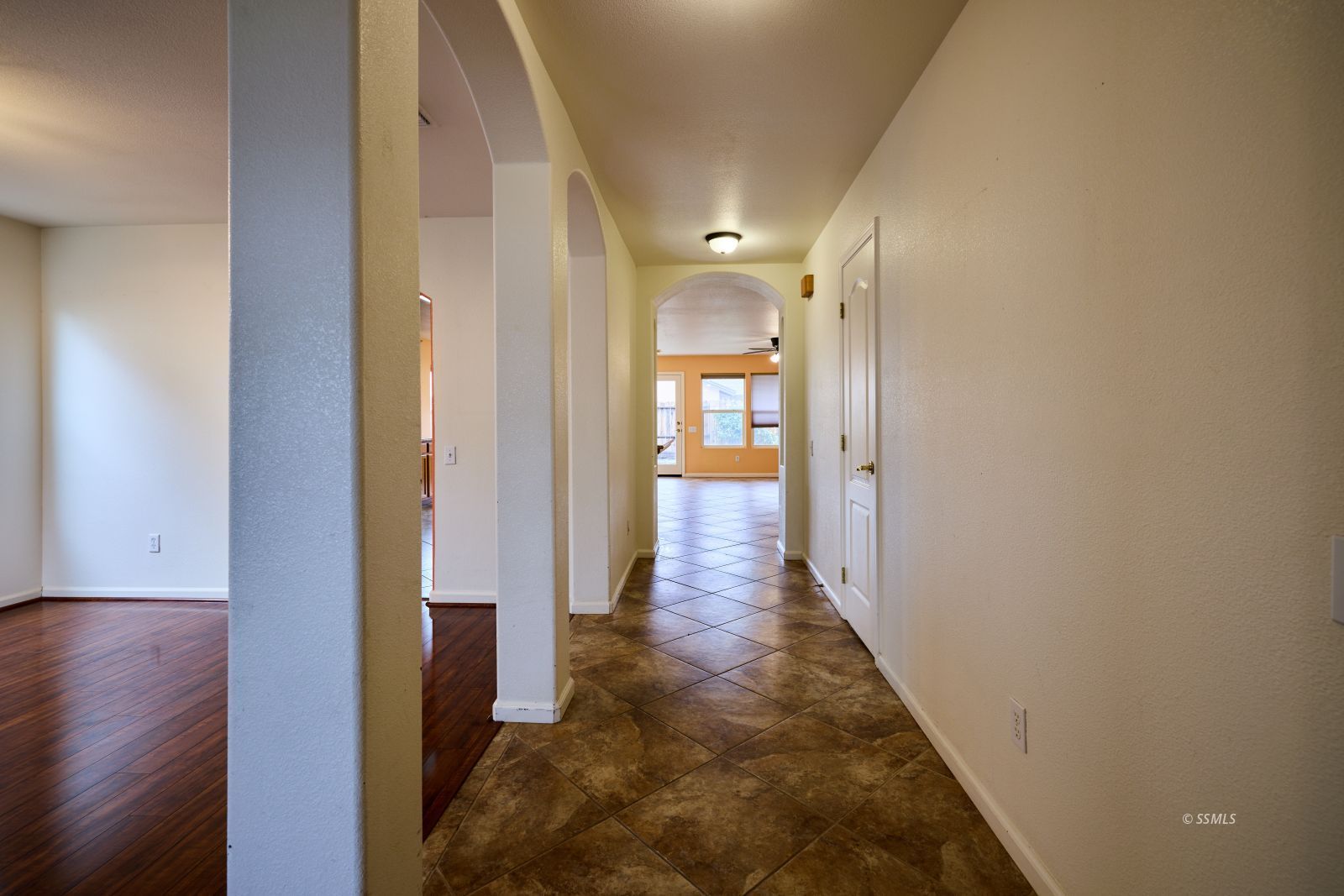 412 Christopher Court Ridgecrest, CA 93555 - Photo 3 of 34