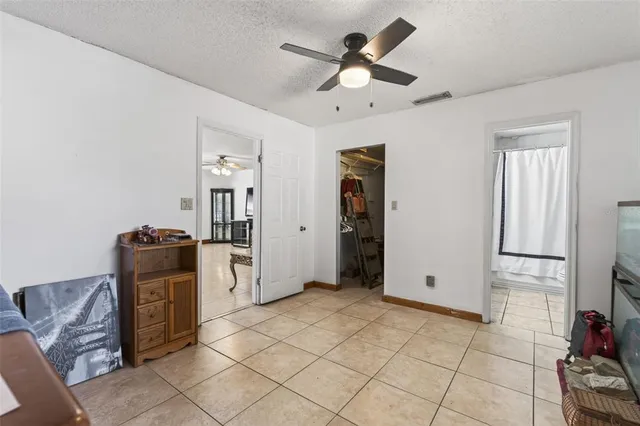 a view of a livingroom with washer and dryer