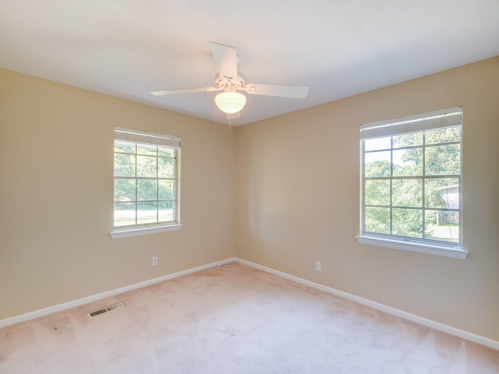 6923 Starlite Road Hixson, TN 37343 - Photo 9 of 24 6923_StarLiteRd-10