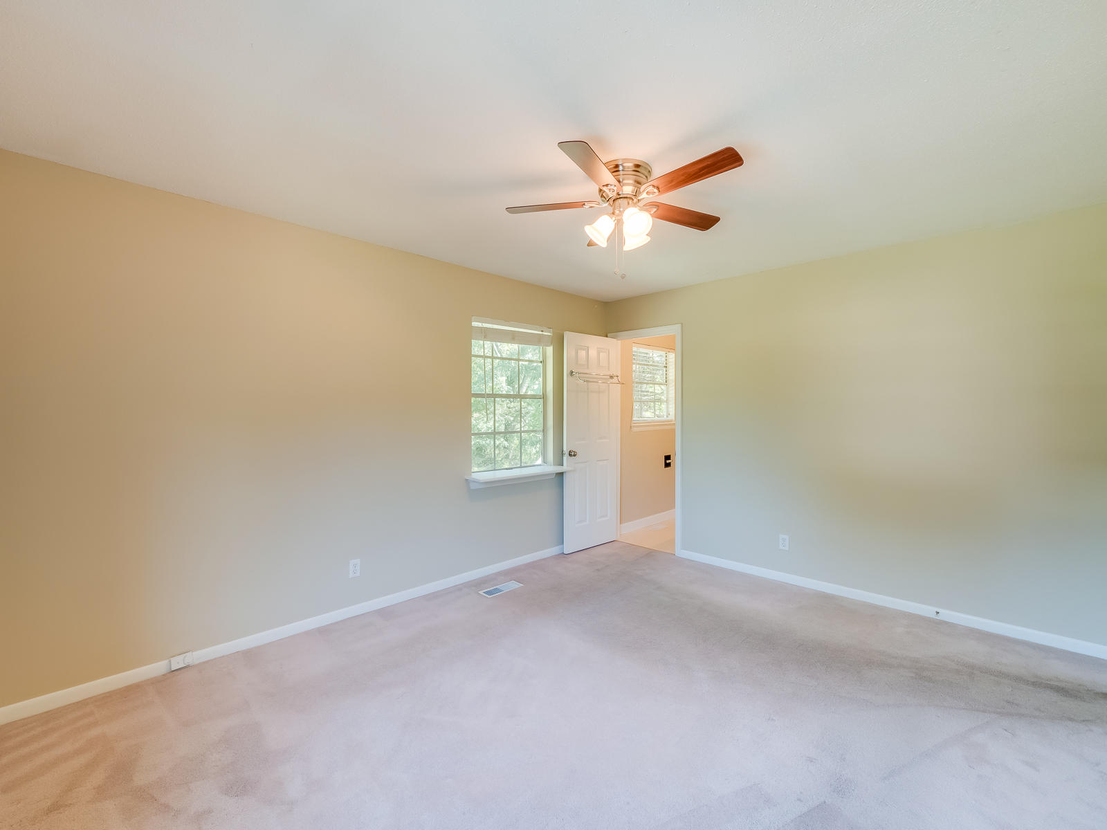 6923 Starlite Road Hixson, TN 37343 - Photo 10 of 24 6923_StarLiteRd-11